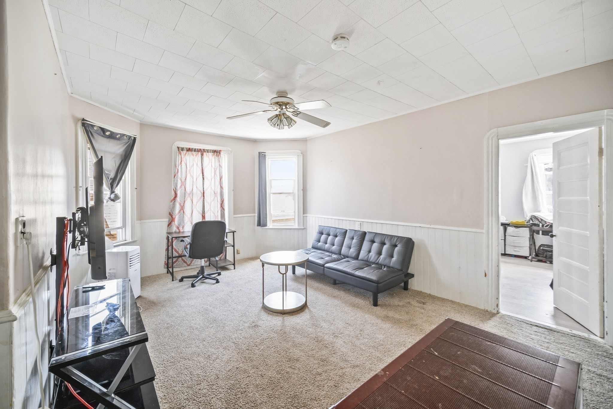 82 Snell St Property Photo 12