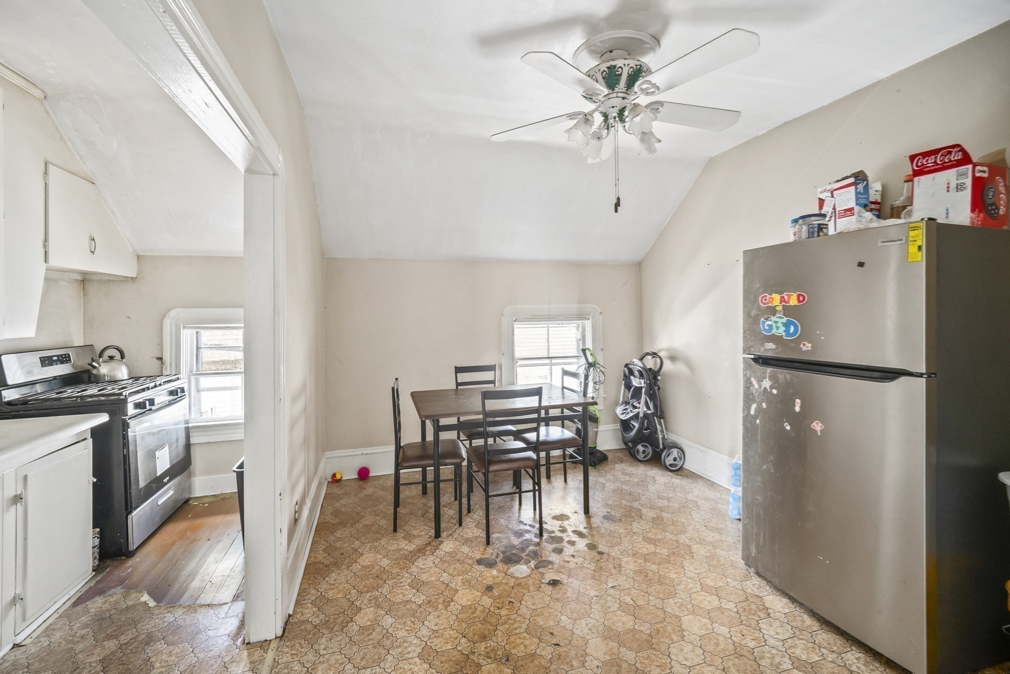 82 Snell St Property Photo 15