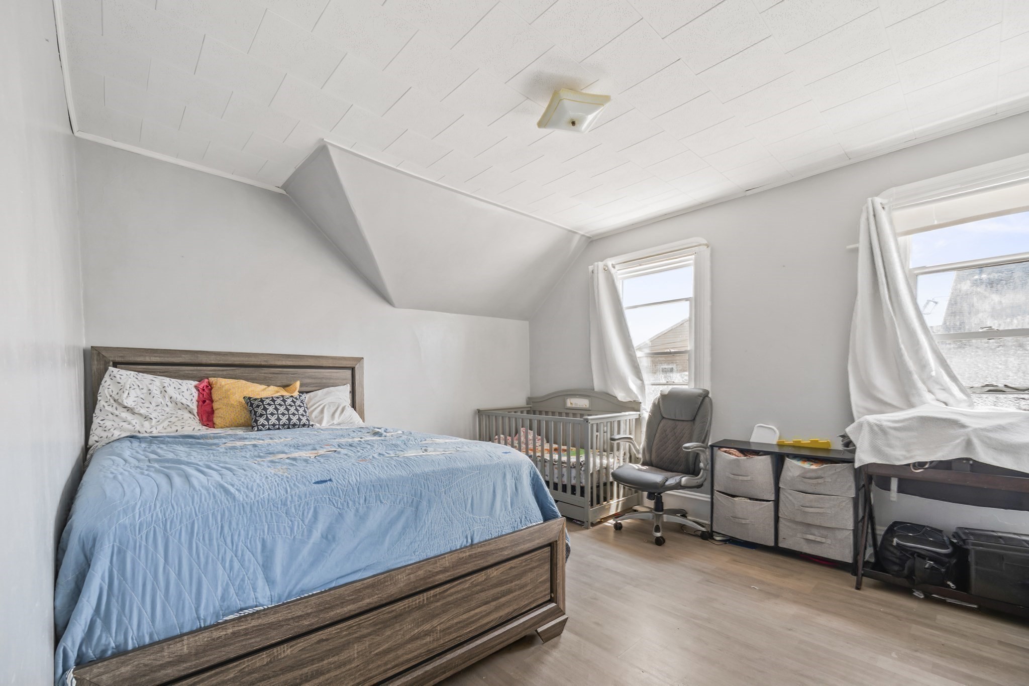 82 Snell St Property Photo 17