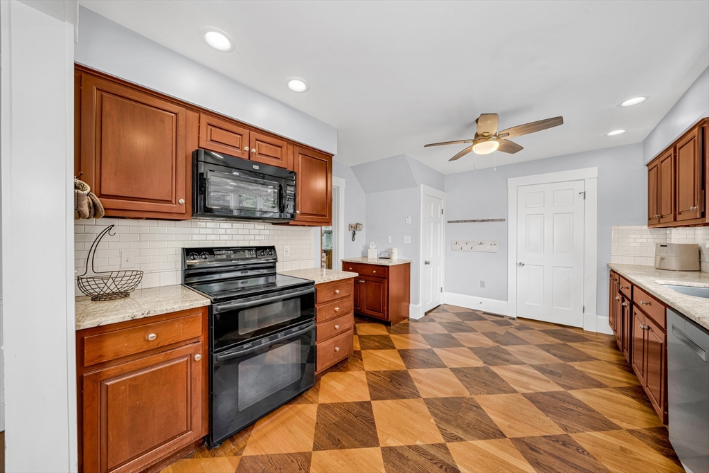 10 Essex St Property Photo 4