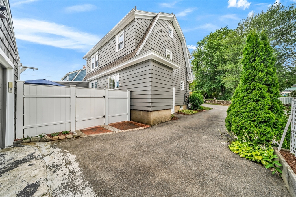 10 Essex St Property Photo 36