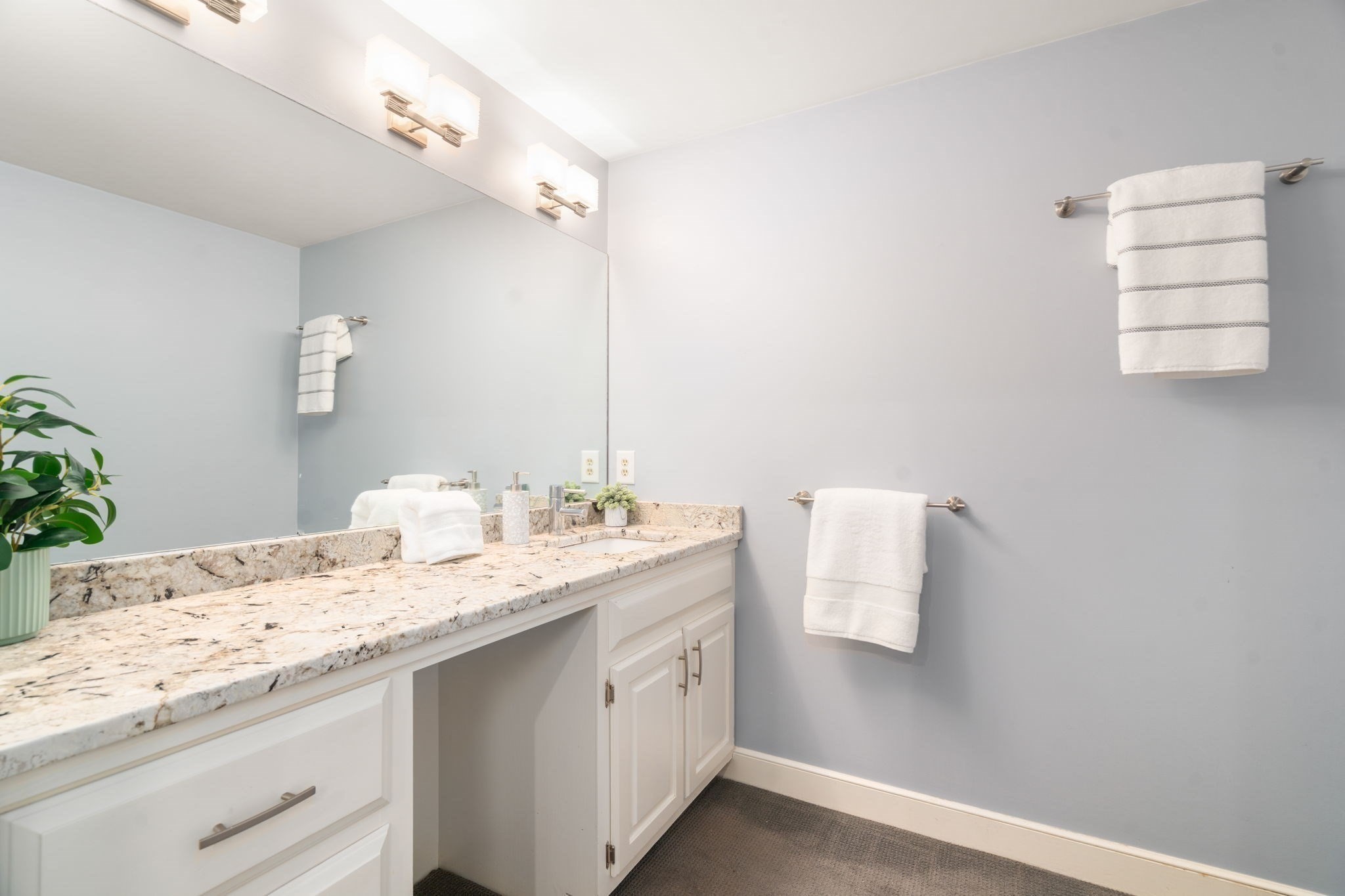 75 Hammond Pond Parkway Property Photo 20