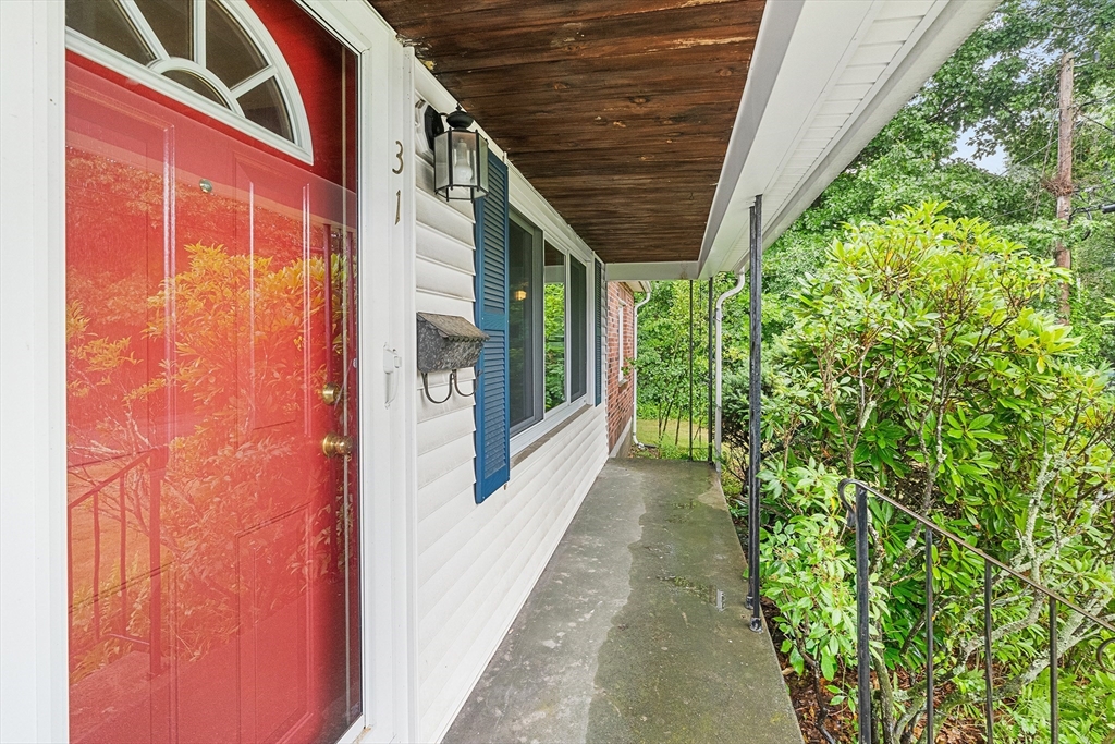 31 Conway St Property Photo 2
