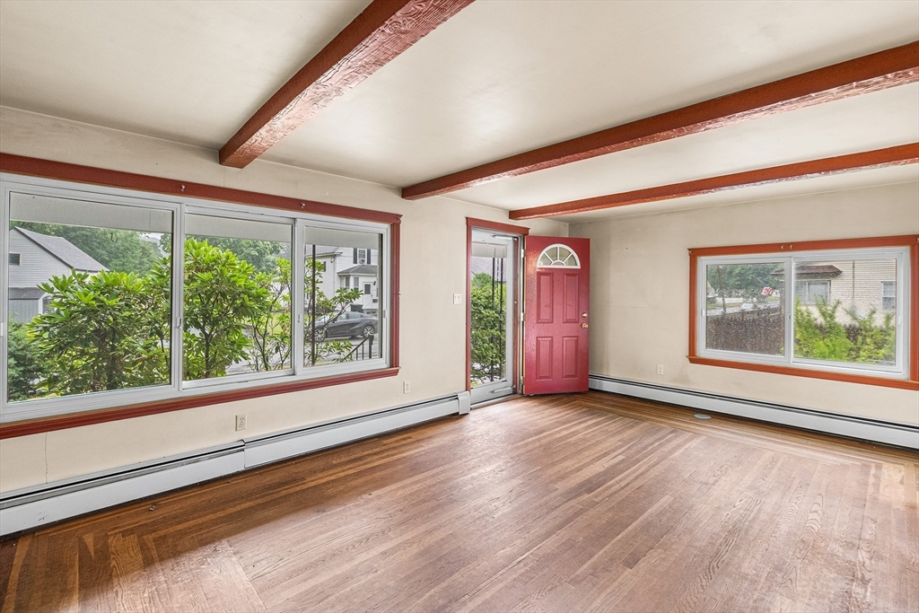 31 Conway St Property Photo 4