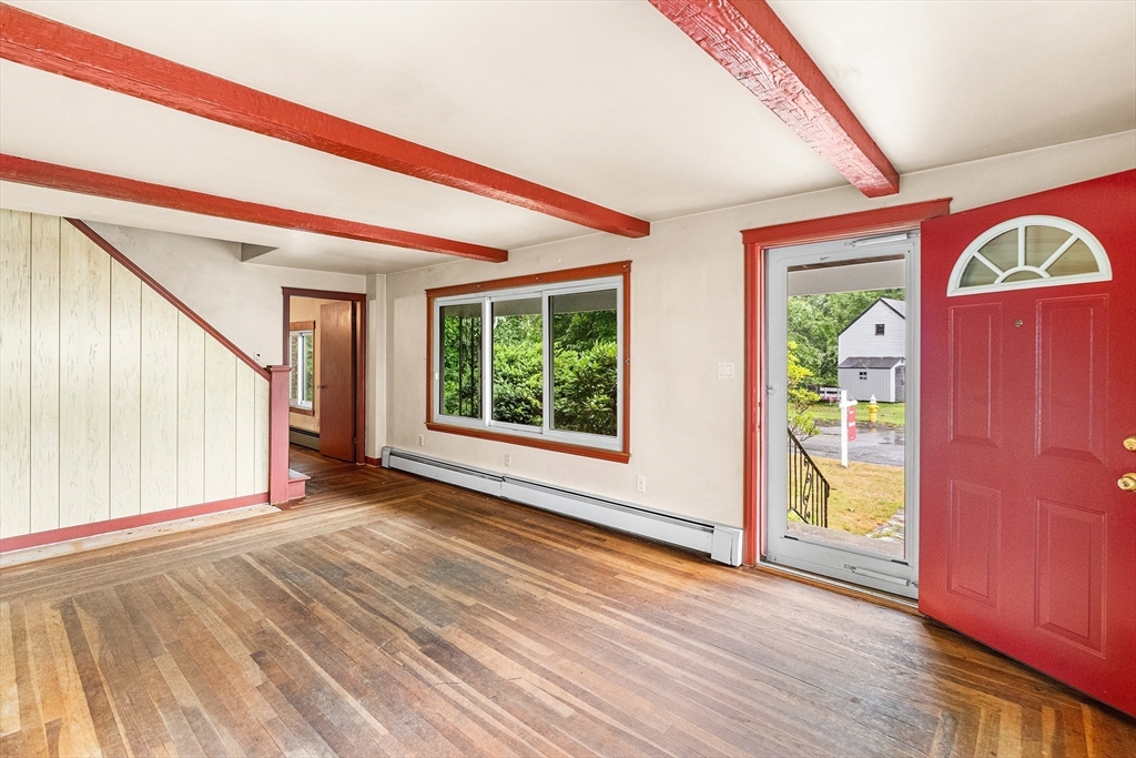 31 Conway St Property Photo 5