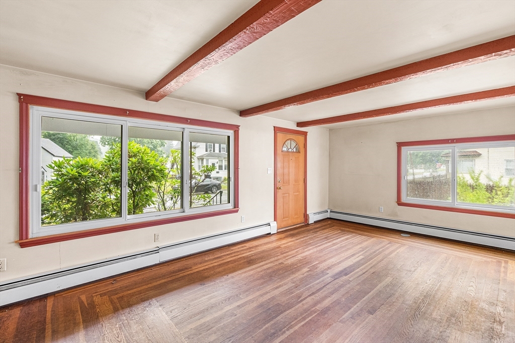 31 Conway St Property Photo 6