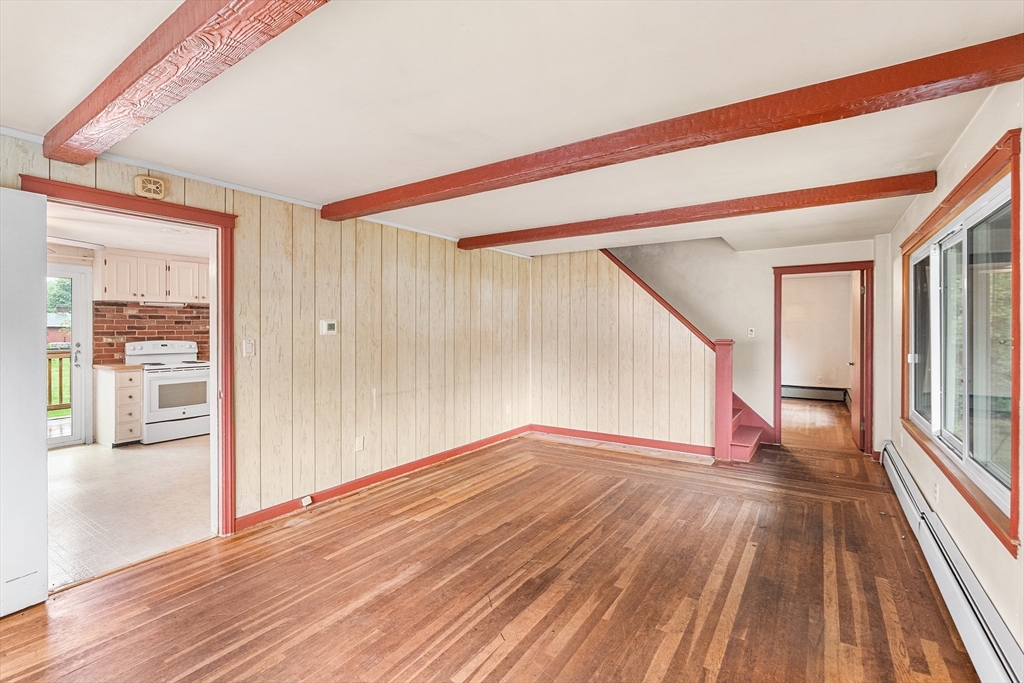 31 Conway St Property Photo 8