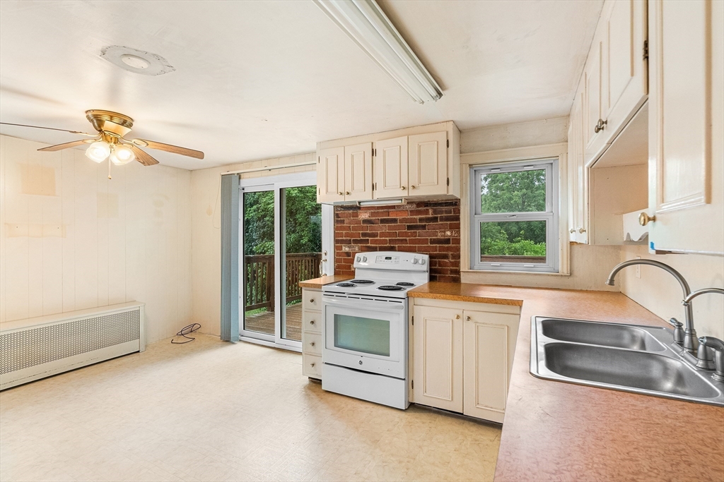 31 Conway St Property Photo 11