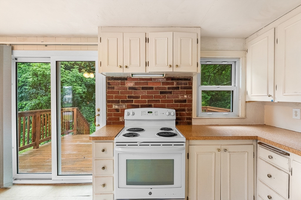 31 Conway St Property Photo 14
