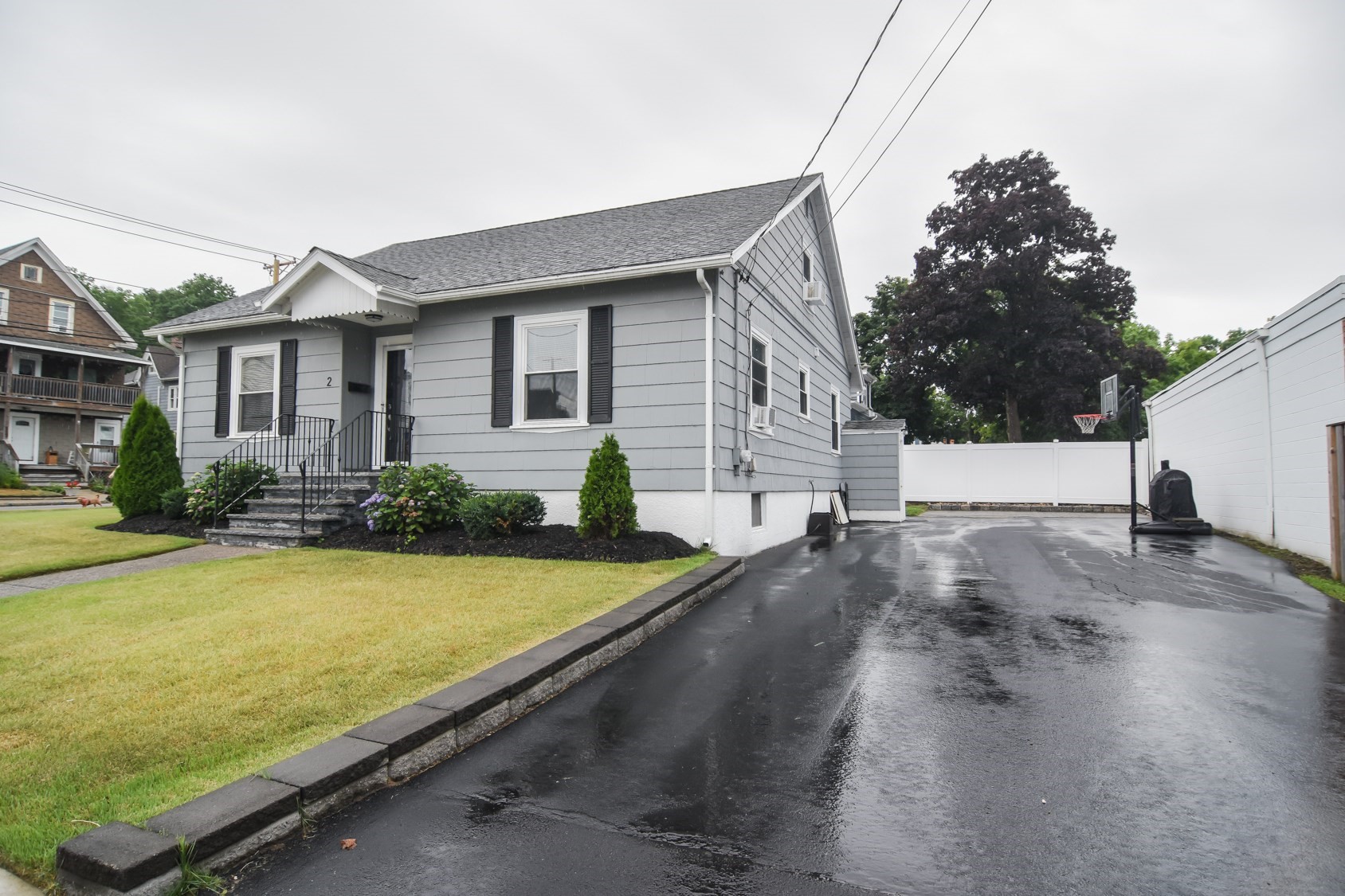 2 Lamb St Property Photo 2