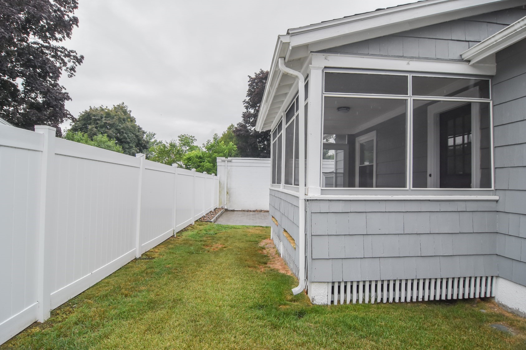2 Lamb St Property Photo 7