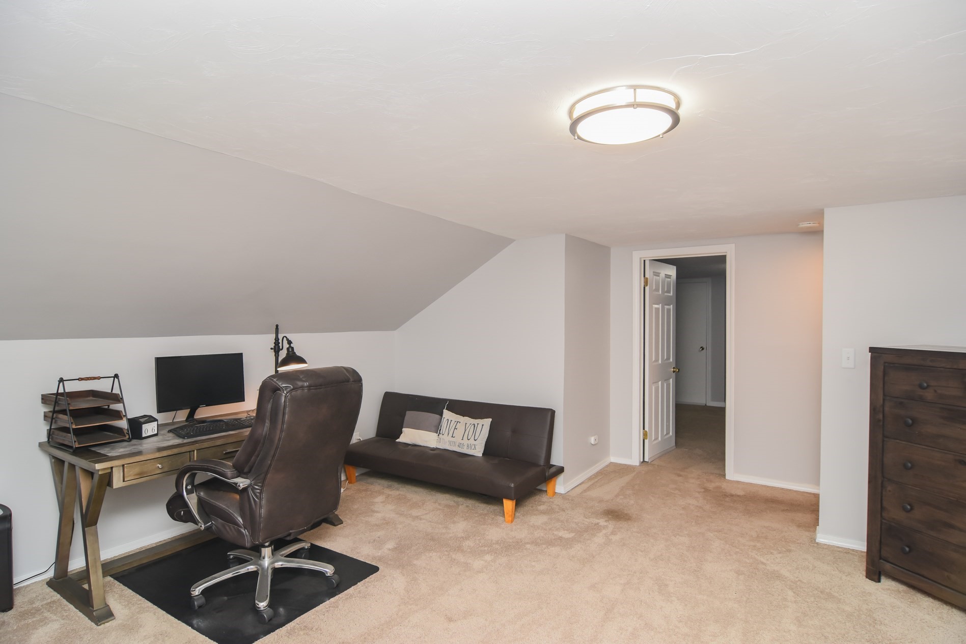 2 Lamb St Property Photo 28