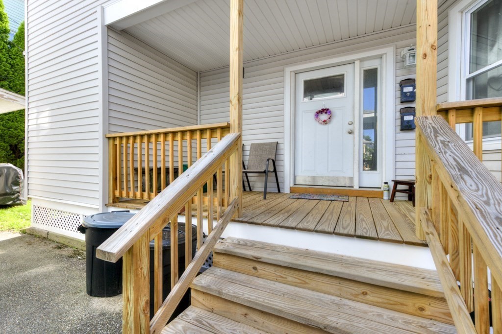 71 Esther St Property Photo 4
