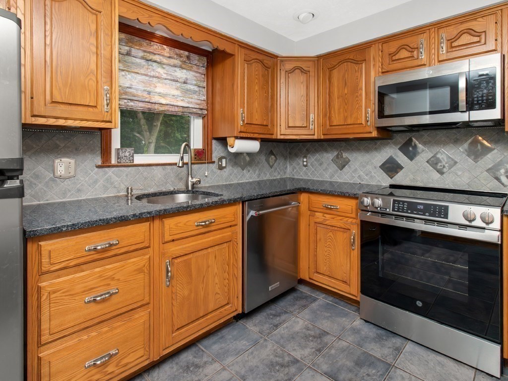 127 Westgate Road Property Photo 4