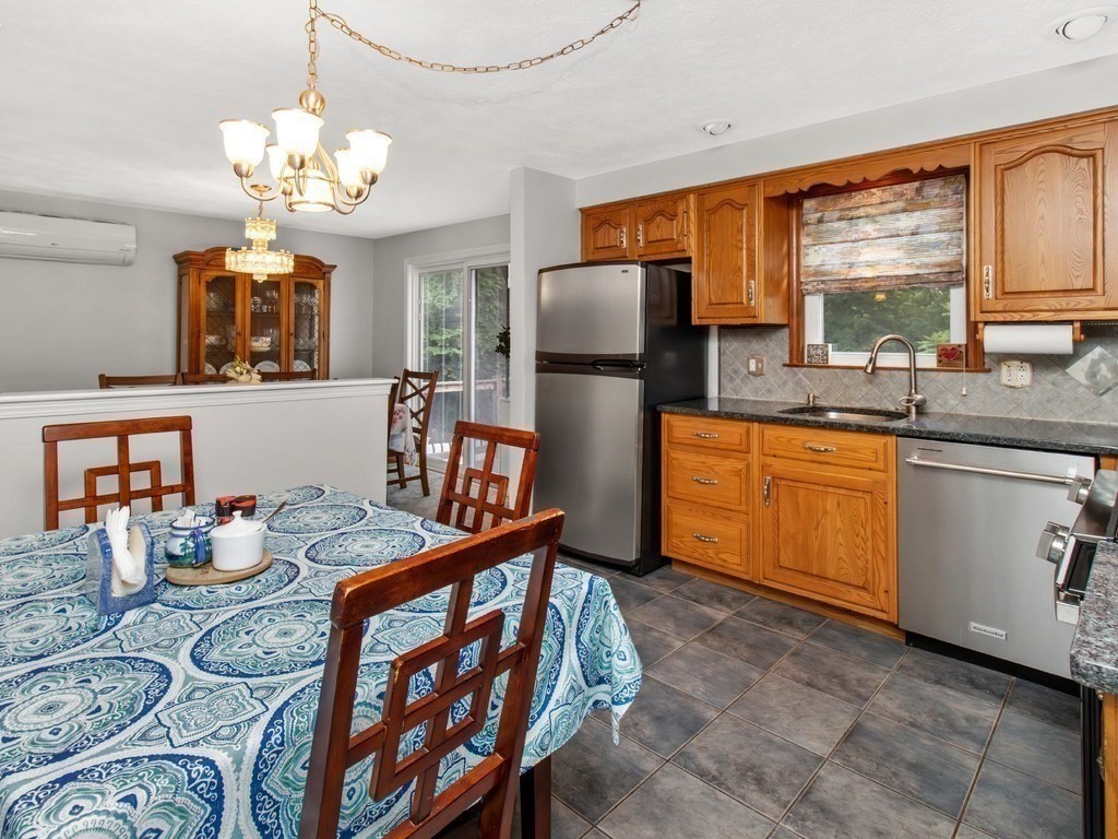 127 Westgate Road Property Photo 6