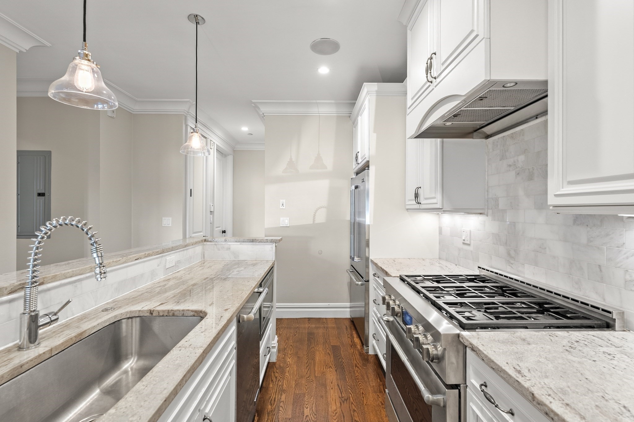 9 M # 2 Property Photo 12