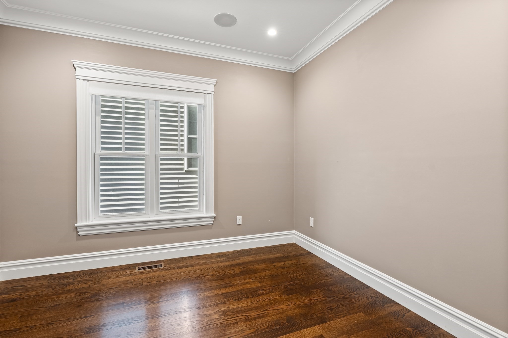9 M # 2 Property Photo 22