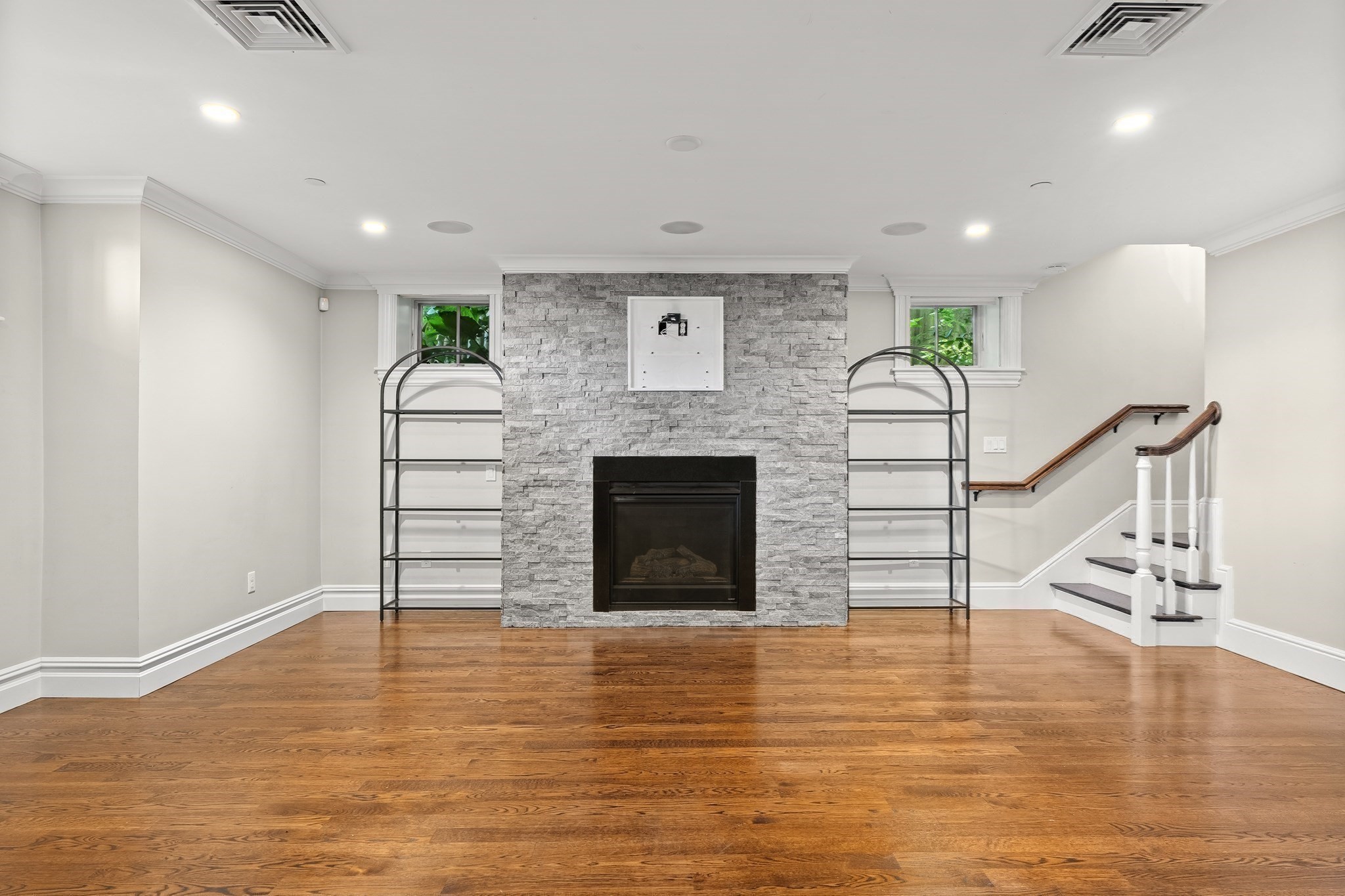 9 M # 2 Property Photo 31