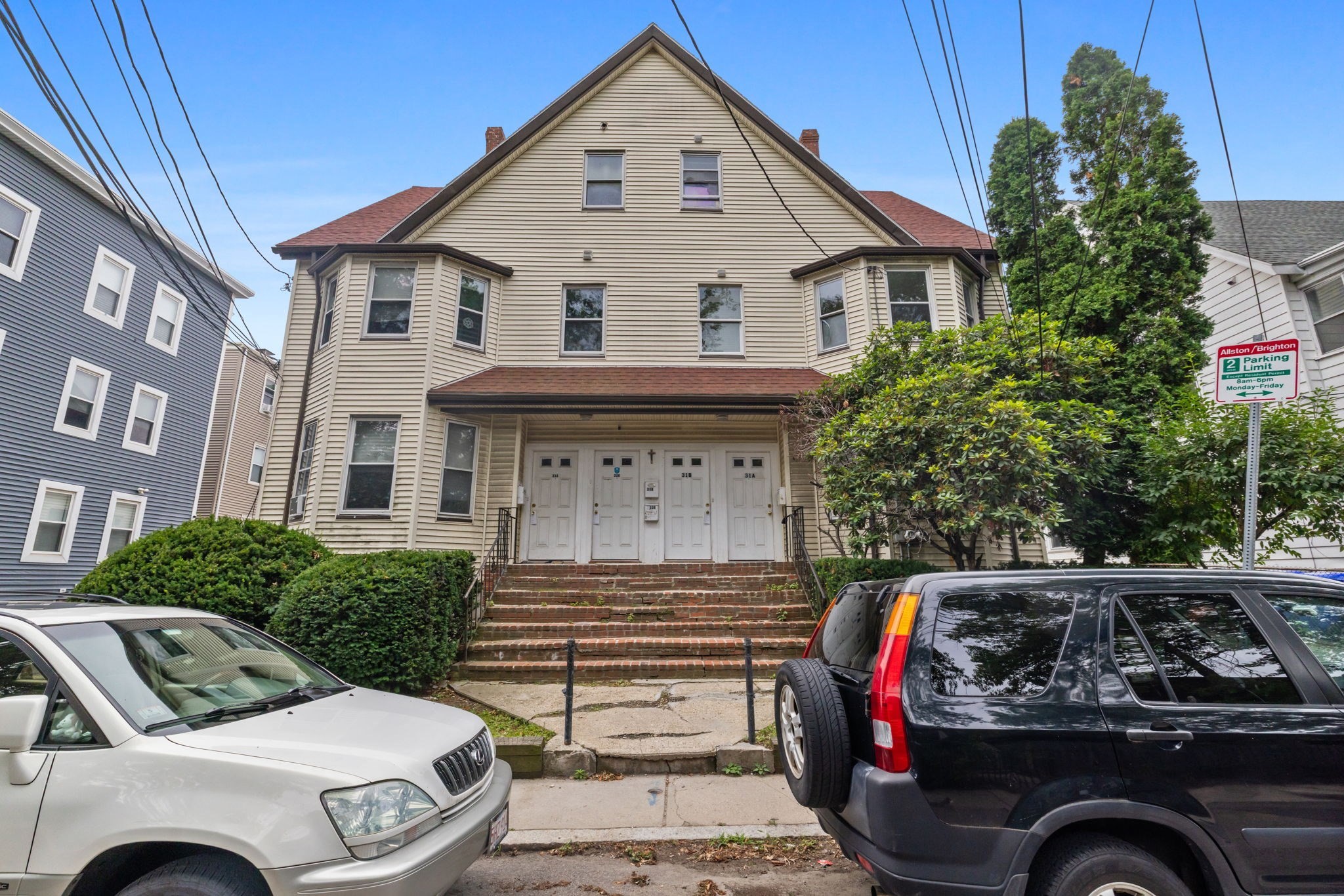 31-33 Lothrop St Property Photo 1