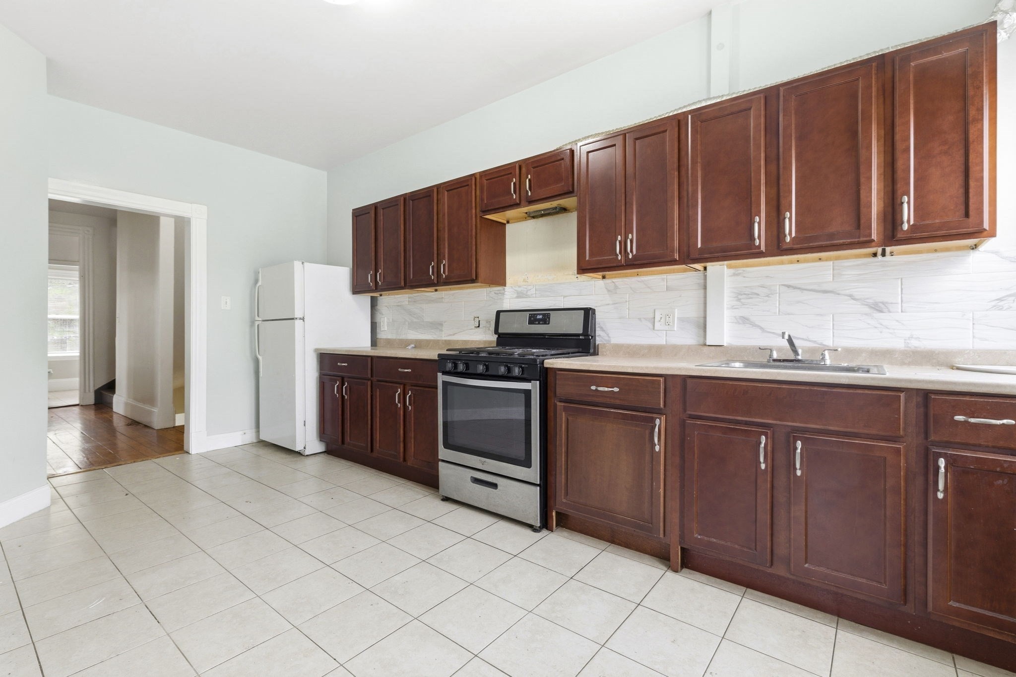 31-33 Lothrop St Property Photo 3