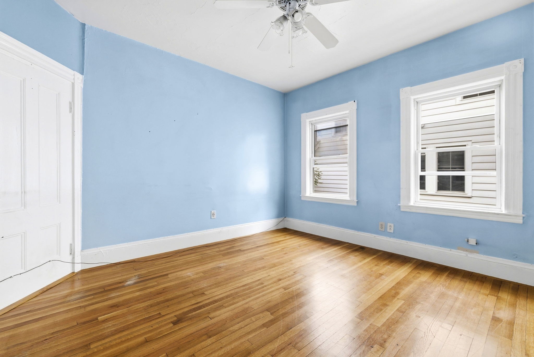 31-33 Lothrop St Property Photo 8