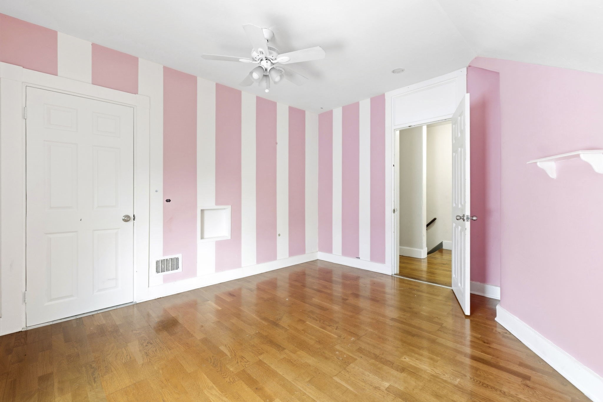 31-33 Lothrop St Property Photo 11