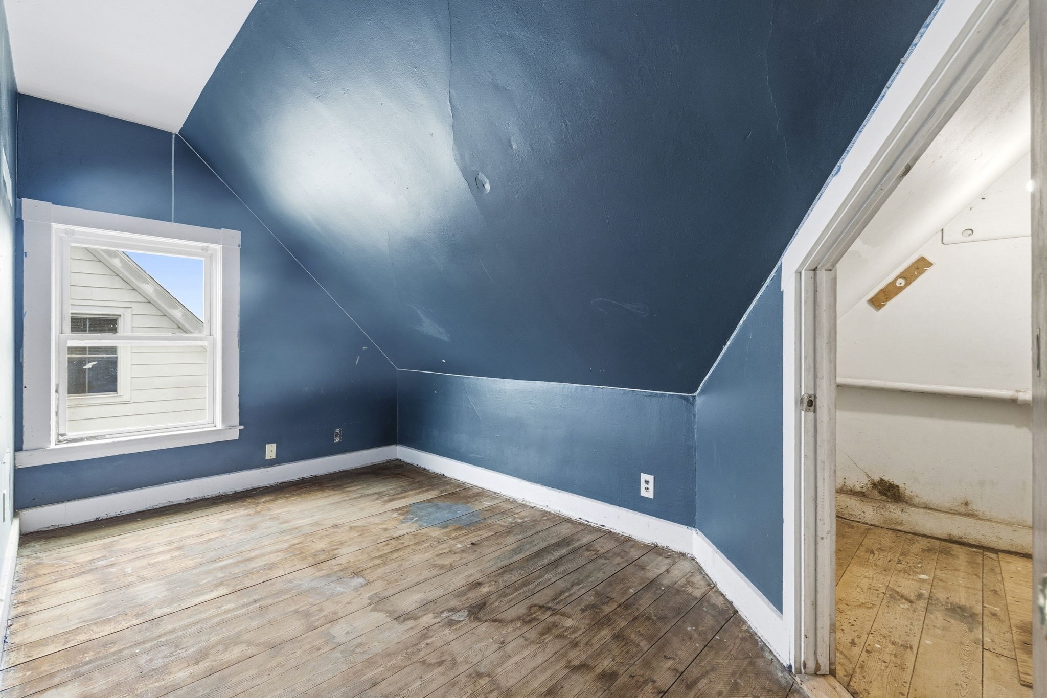 31-33 Lothrop St Property Photo 12