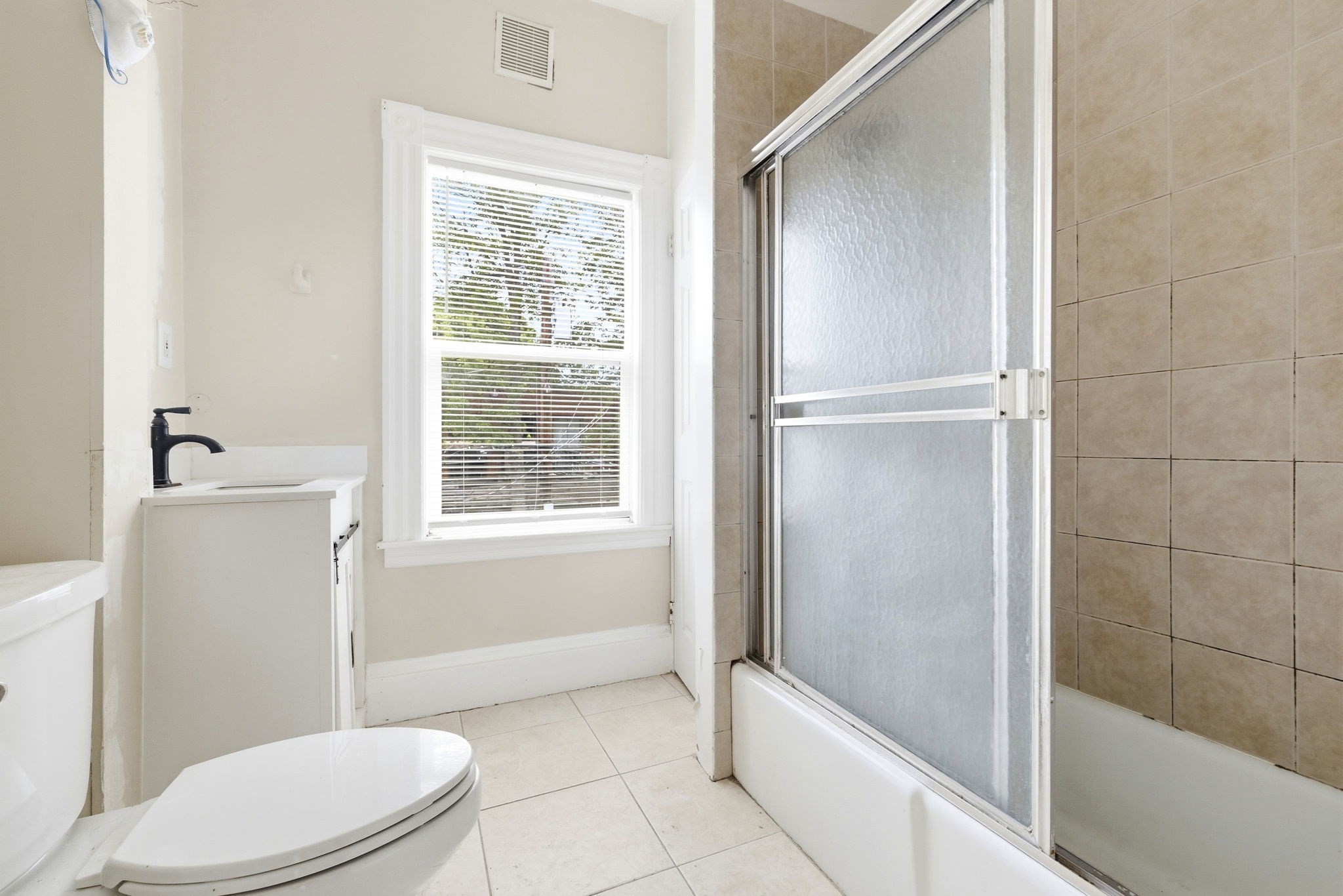 31-33 Lothrop St Property Photo 13
