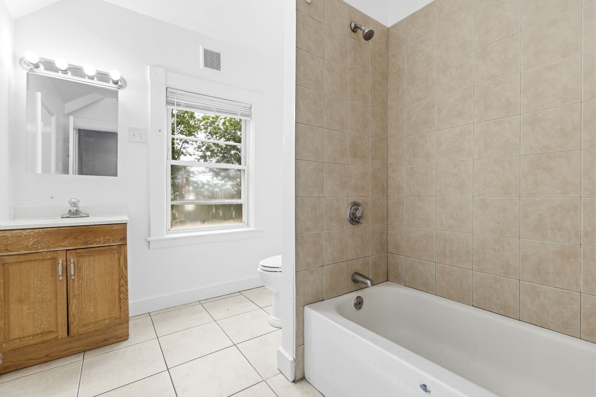 31-33 Lothrop St Property Photo 14