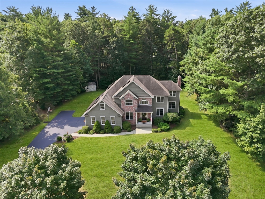 8 Lexington Circle Property Photo 1