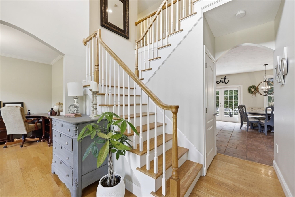 8 Lexington Circle Property Photo 7