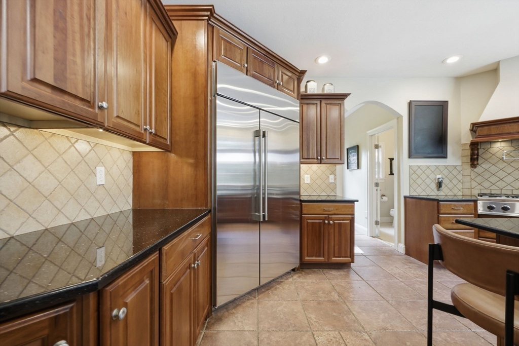 8 Lexington Circle Property Photo 14