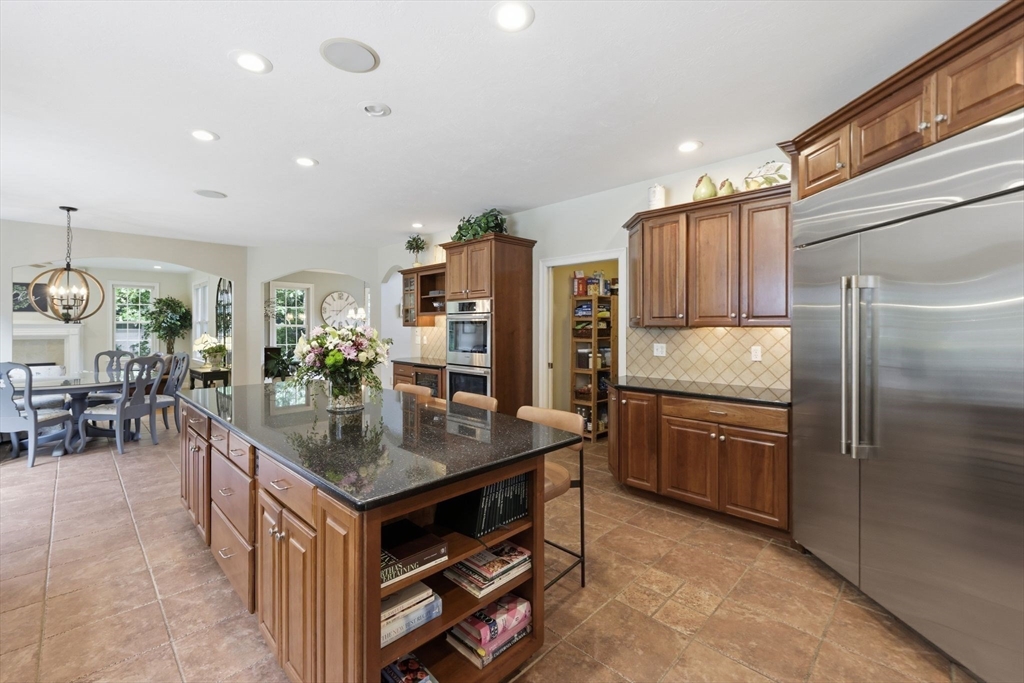 8 Lexington Circle Property Photo 15