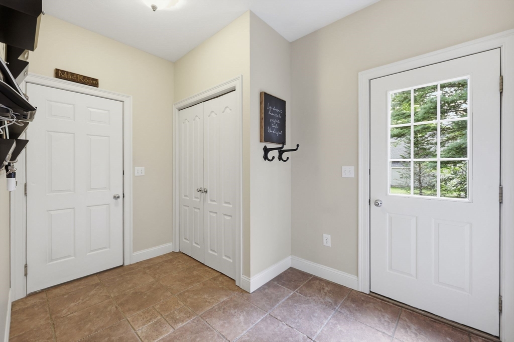 8 Lexington Circle Property Photo 38