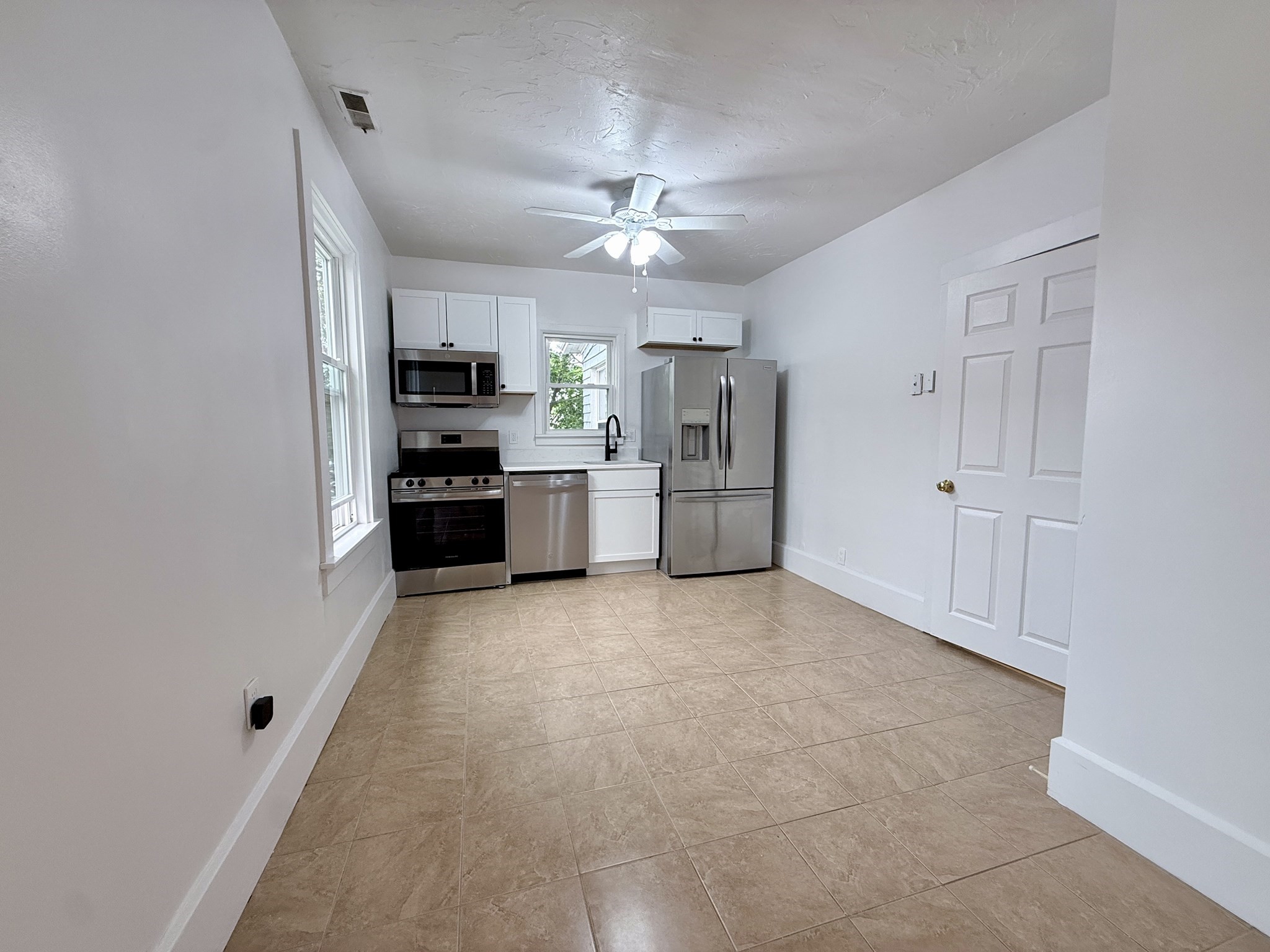 5 Stoneland Rd # 2 Property Photo 6
