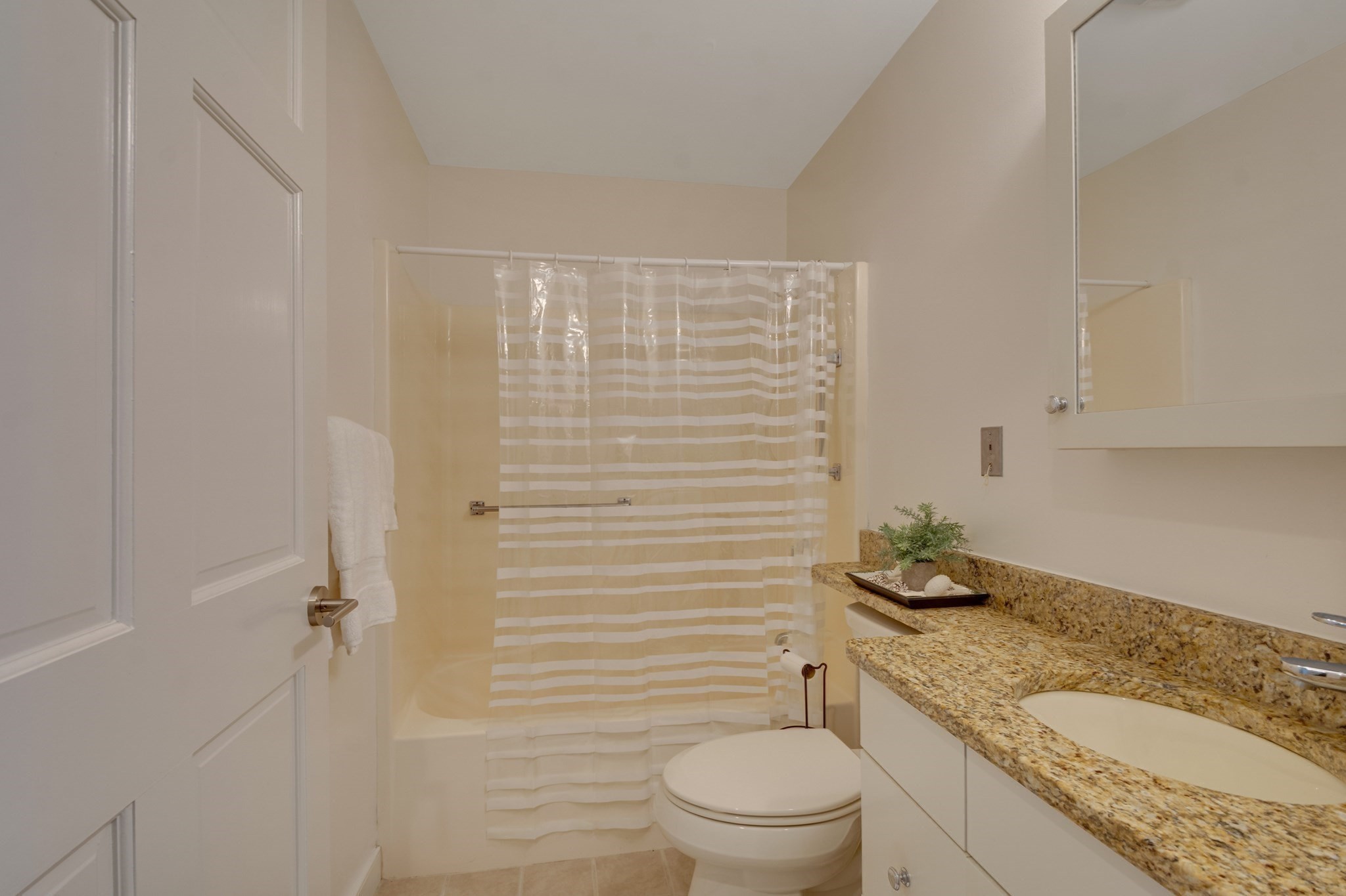 140 Lincoln Road # 218 Property Photo 16