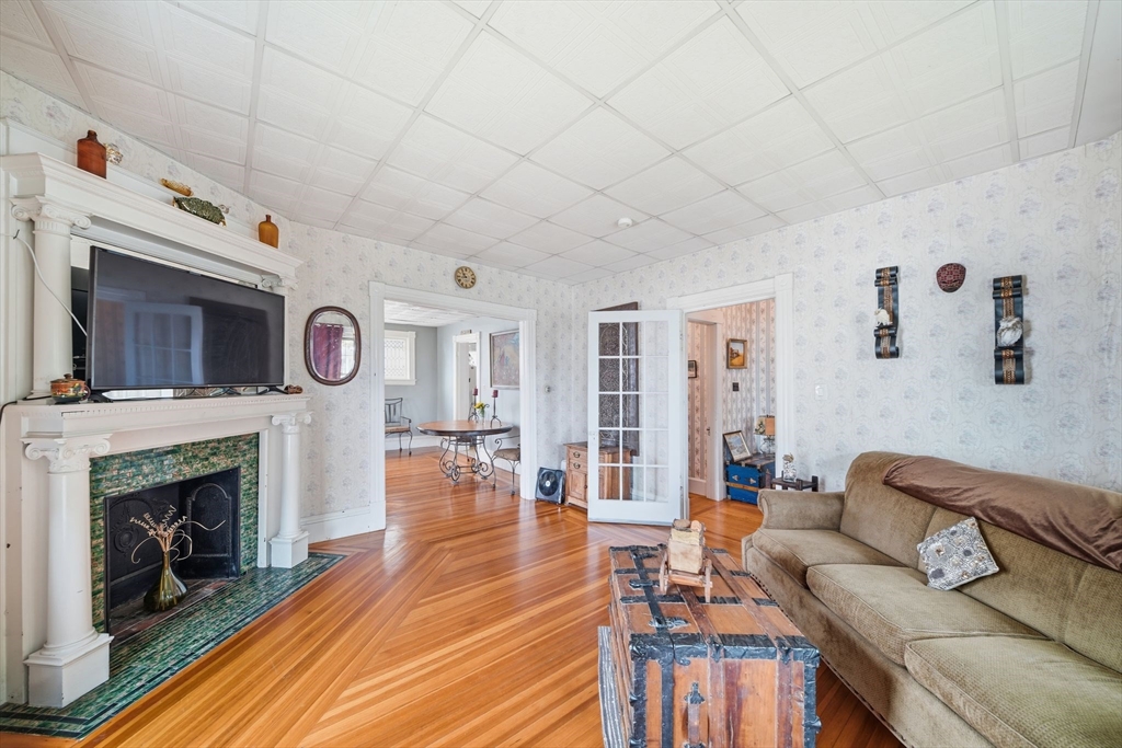 384-386 High St Property Photo 11