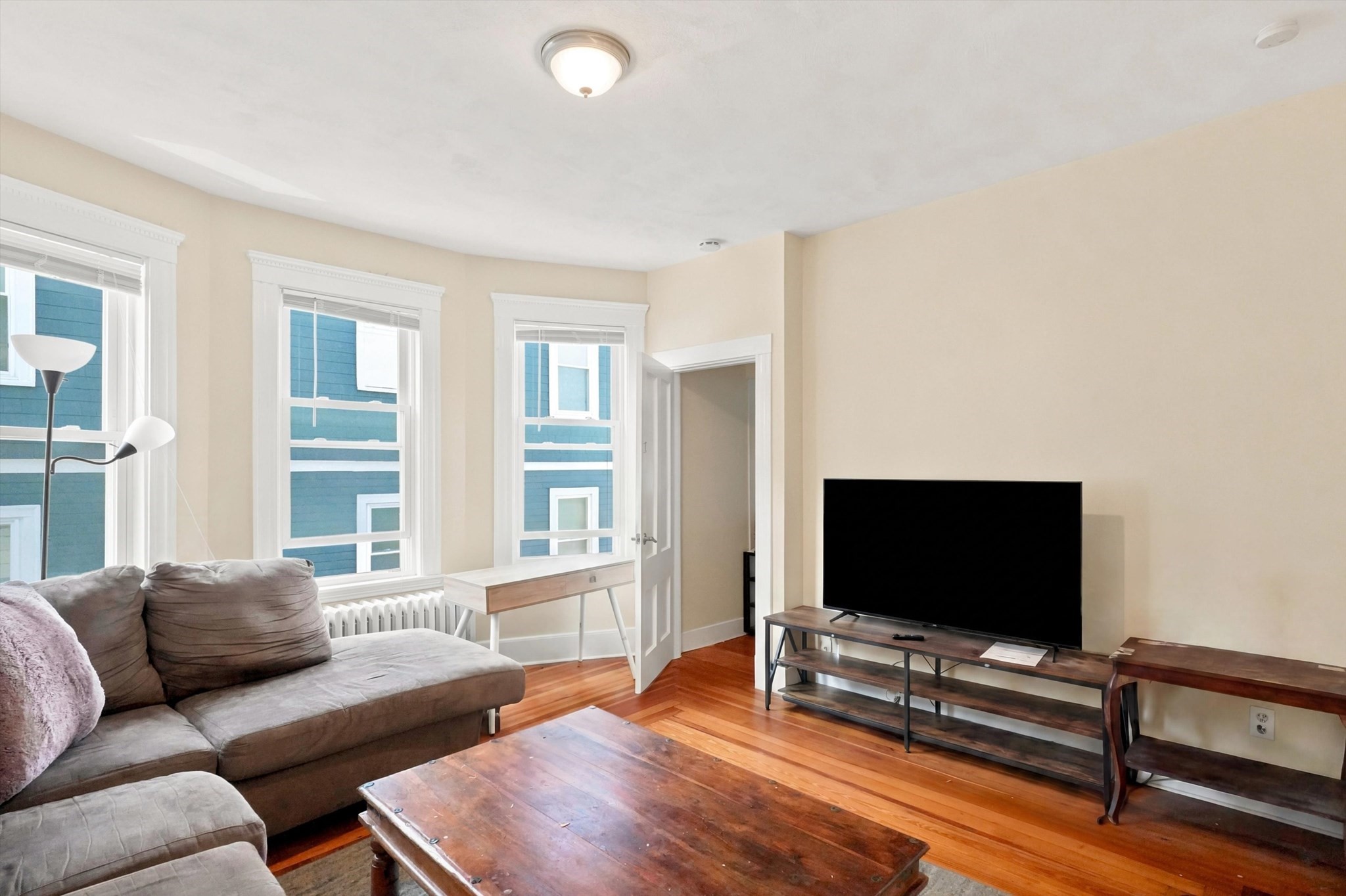 17 Dow St Property Photo 10