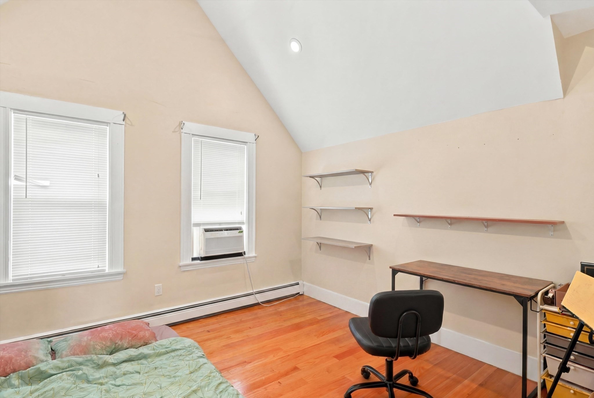 17 Dow St Property Photo 16