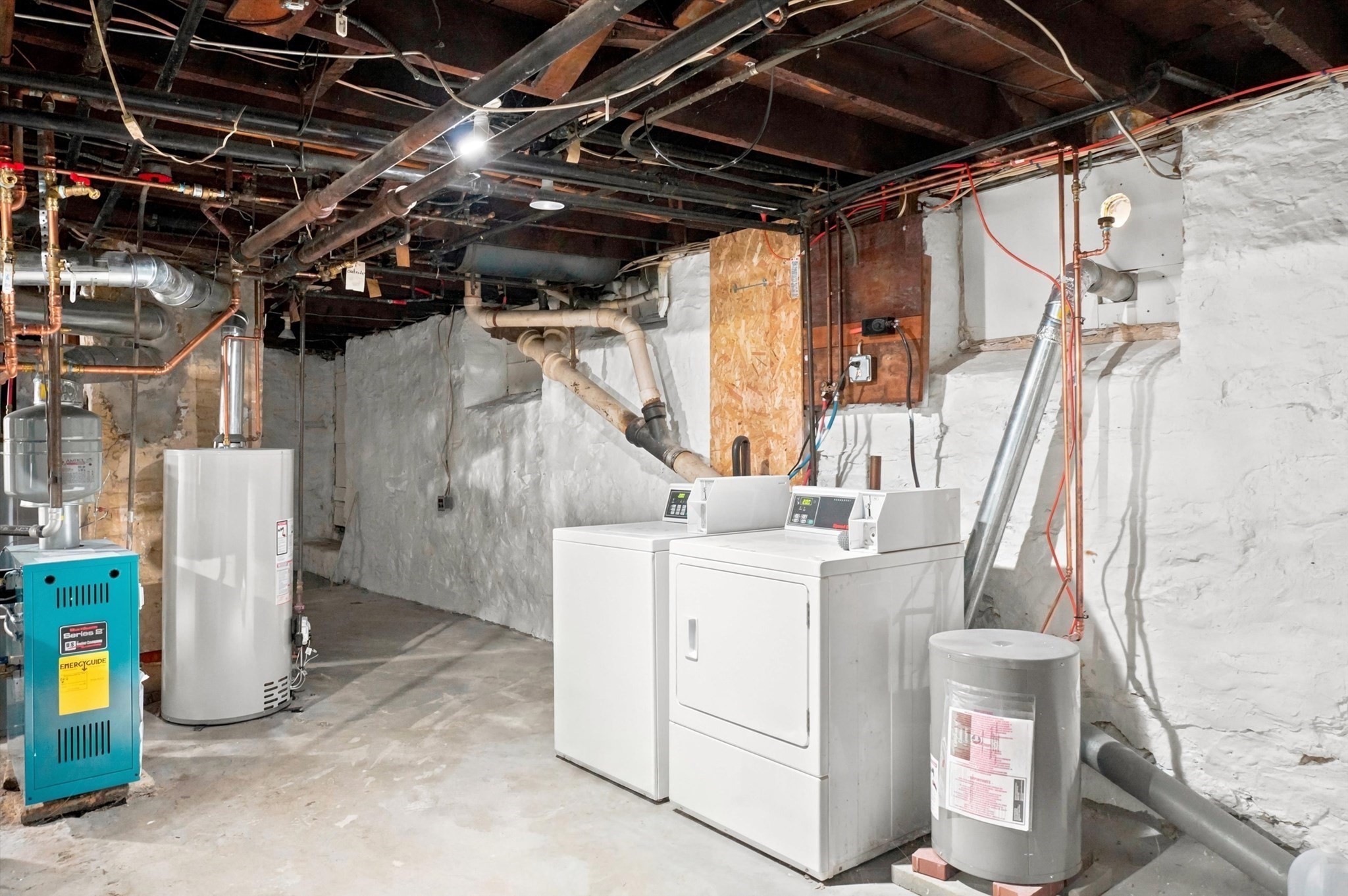 17 Dow St Property Photo 19