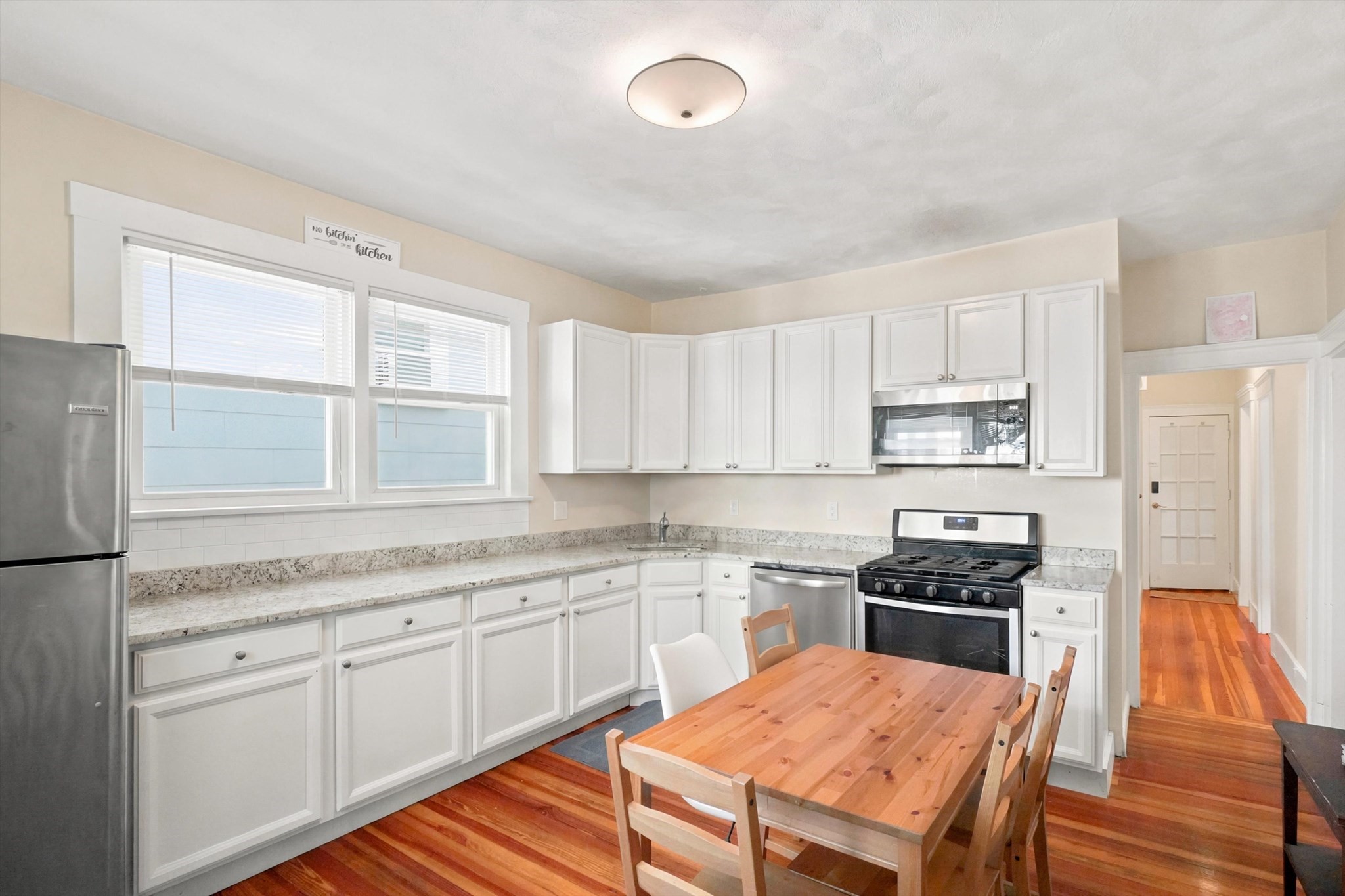 17 Dow St Property Photo 28