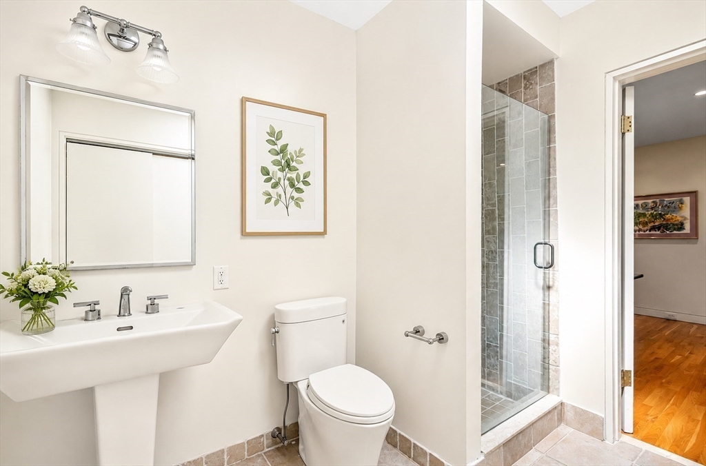 108 Codman Rd Property Photo 8
