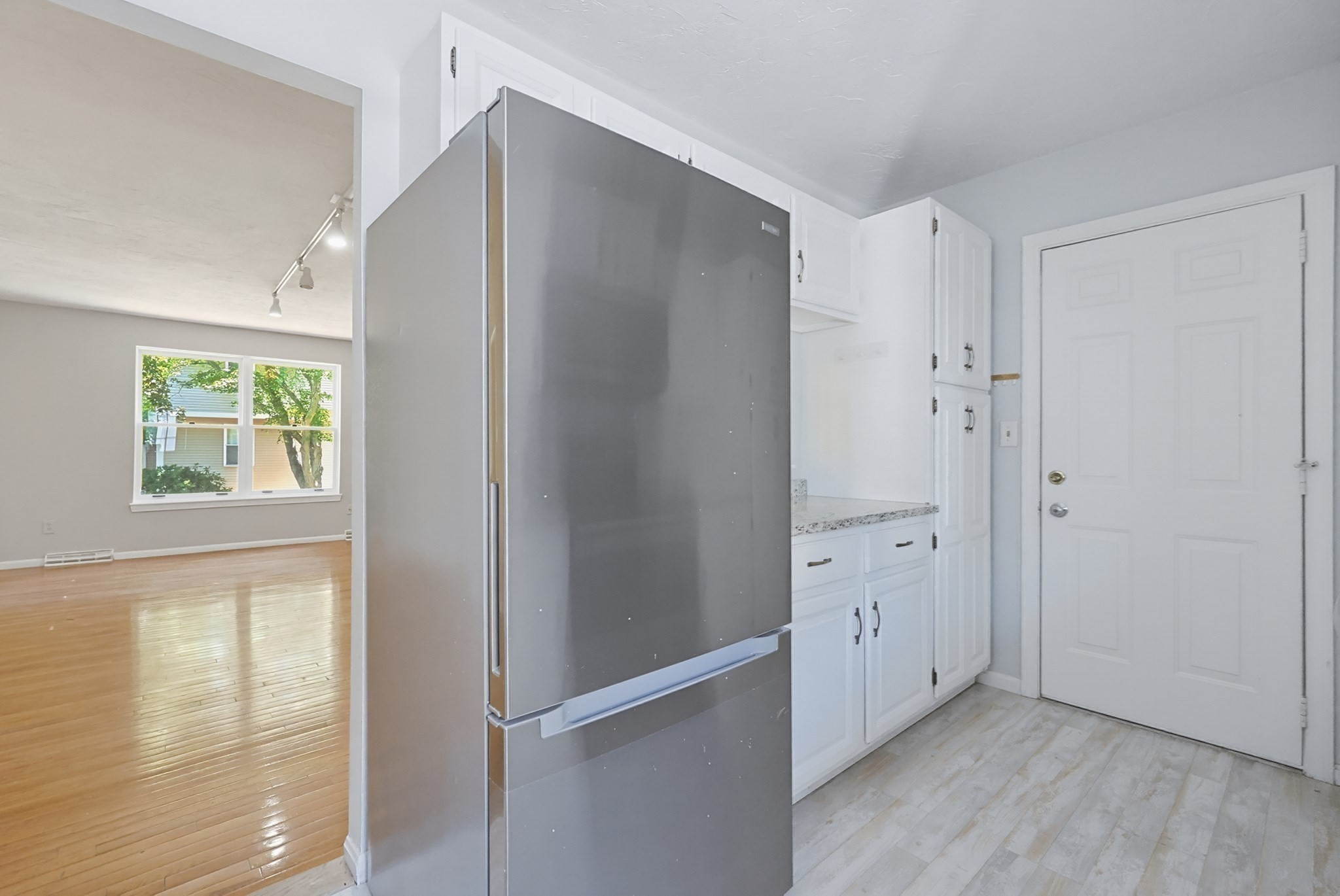 425 Main Street # 9d Property Photo 8