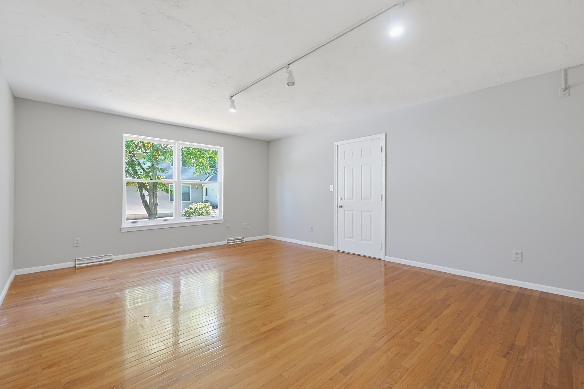 425 Main Street # 9d Property Photo 15