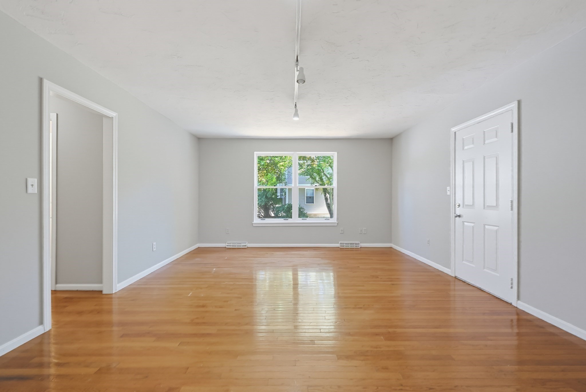 425 Main Street # 9d Property Photo 16