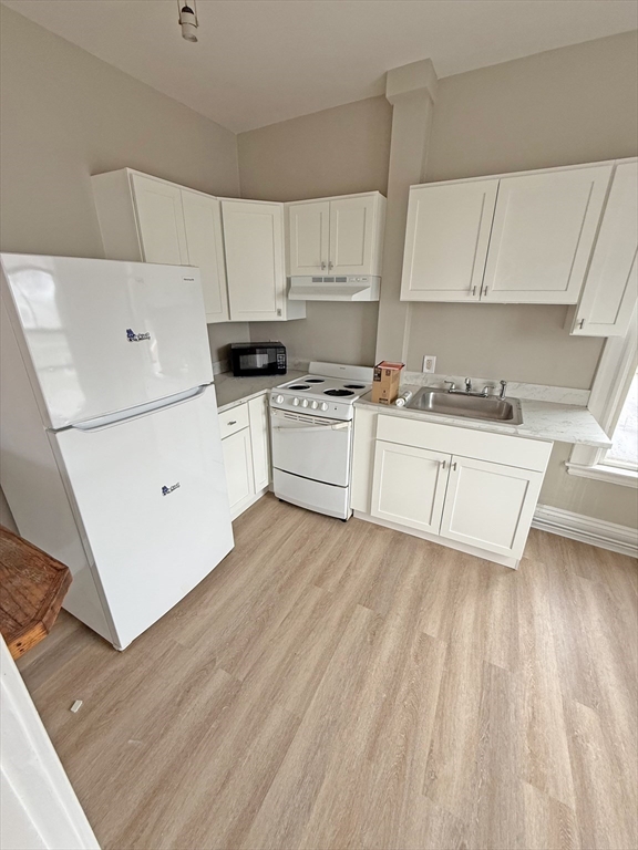 393 Pleasant Street Property Photo 7