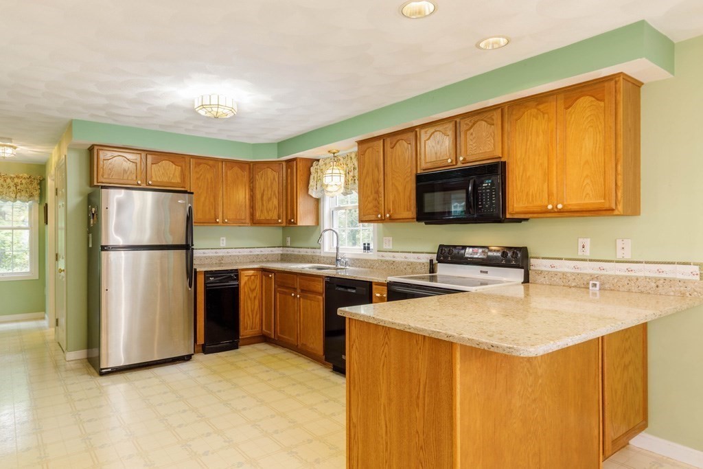 26 Cushing Lane Property Photo 3