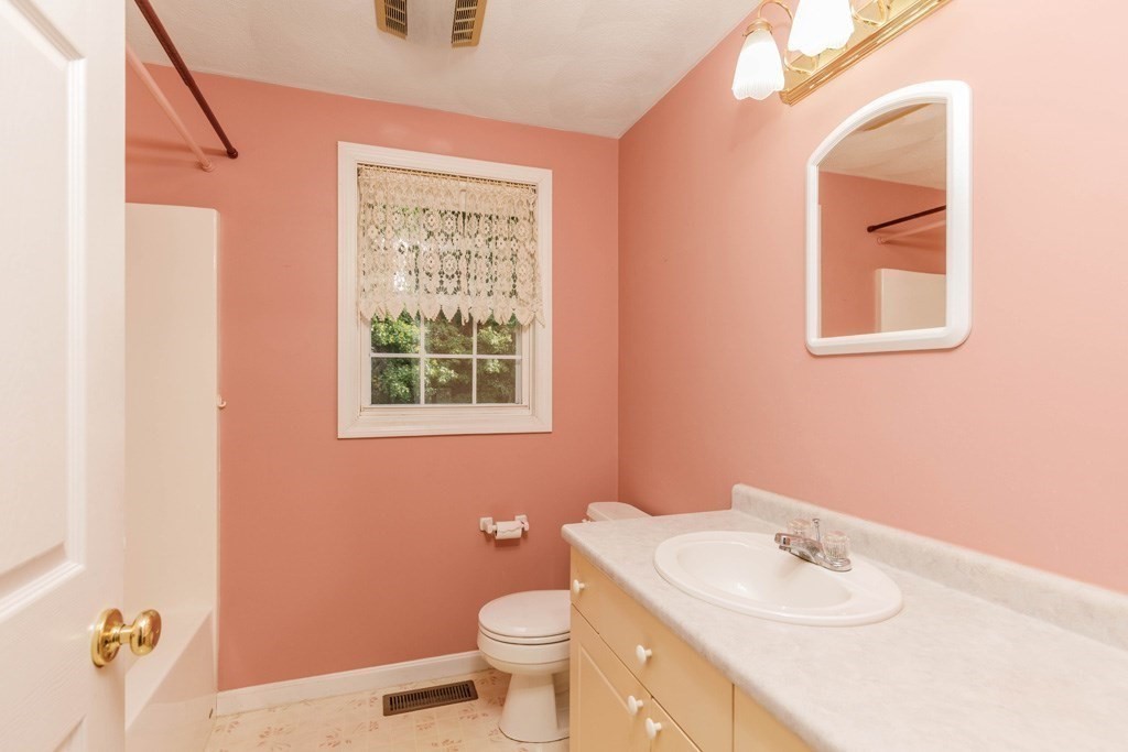 26 Cushing Lane Property Photo 16