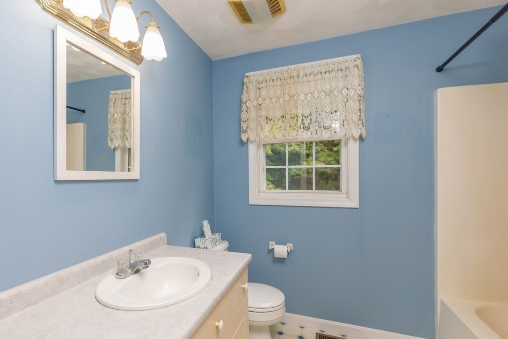 26 Cushing Lane Property Photo 19