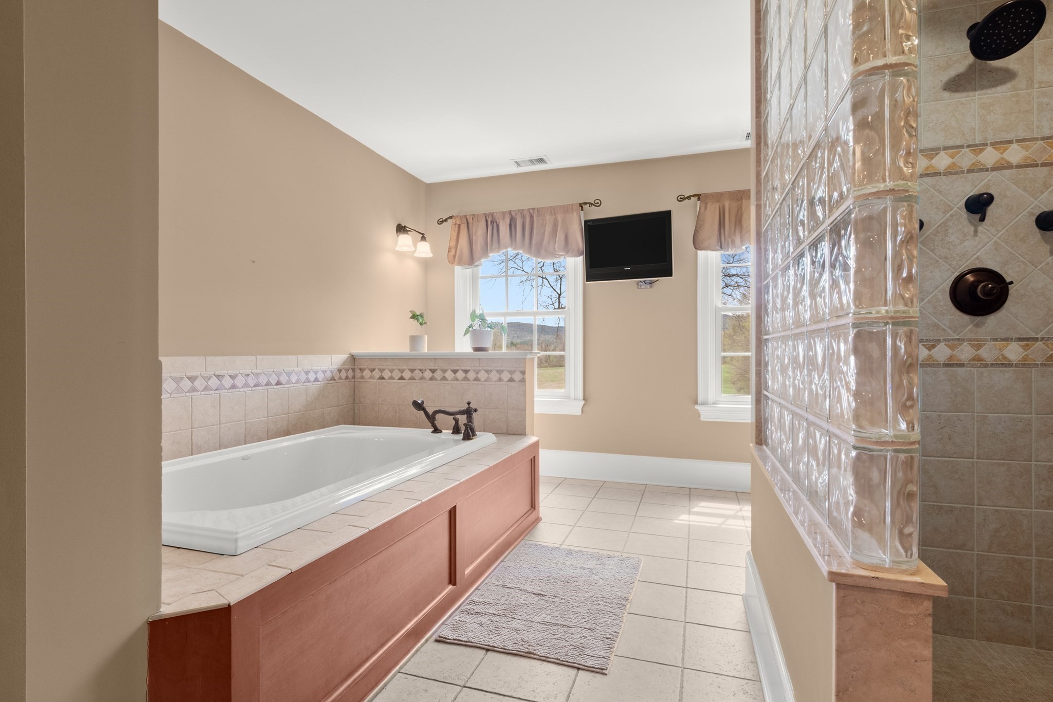500 Williams Property Photo 28
